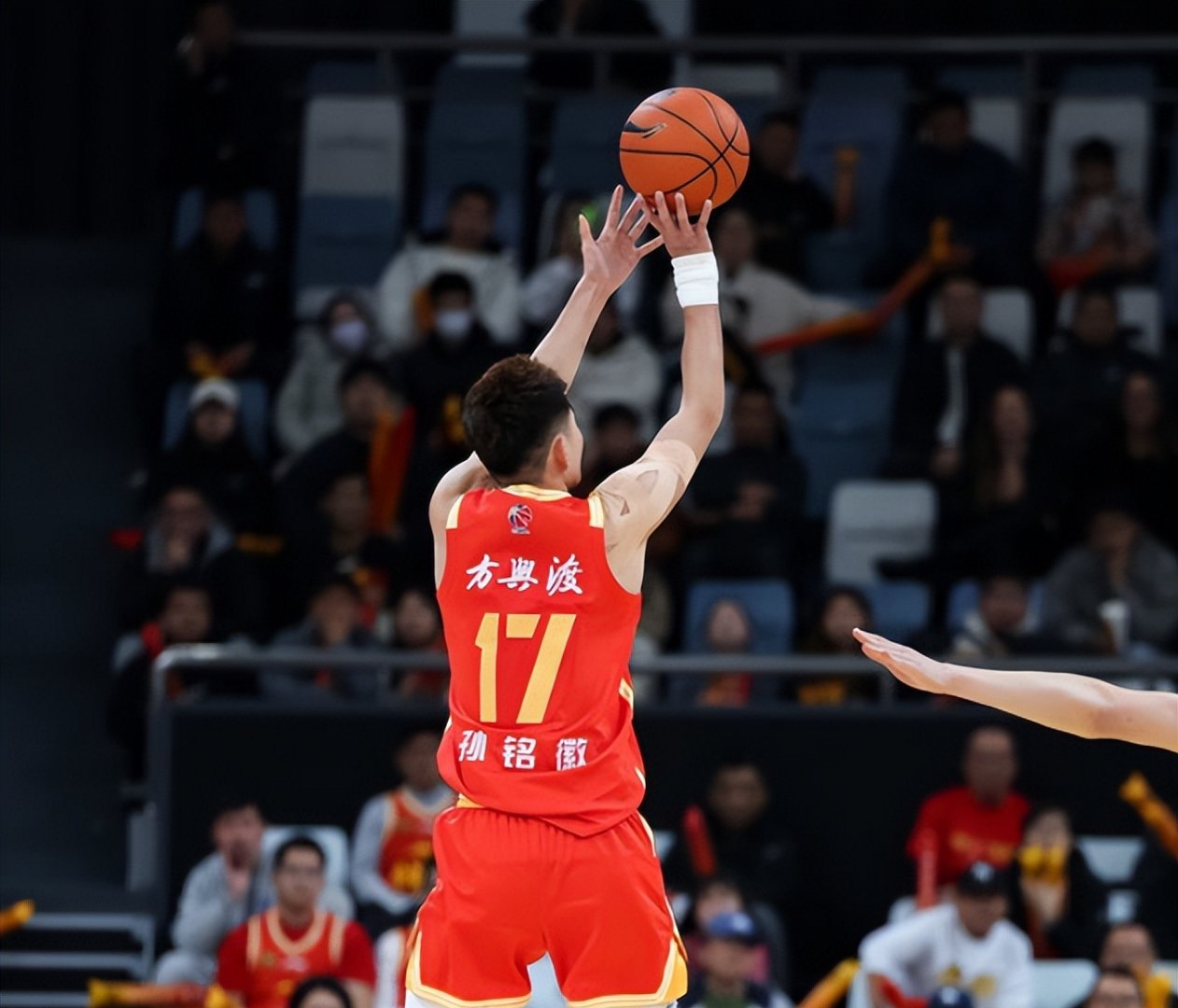 武汉三镇关键时刻扳平良机；志在CBA常规赛名次提升；悬念犹存；赛季目标并未改变的简单介绍