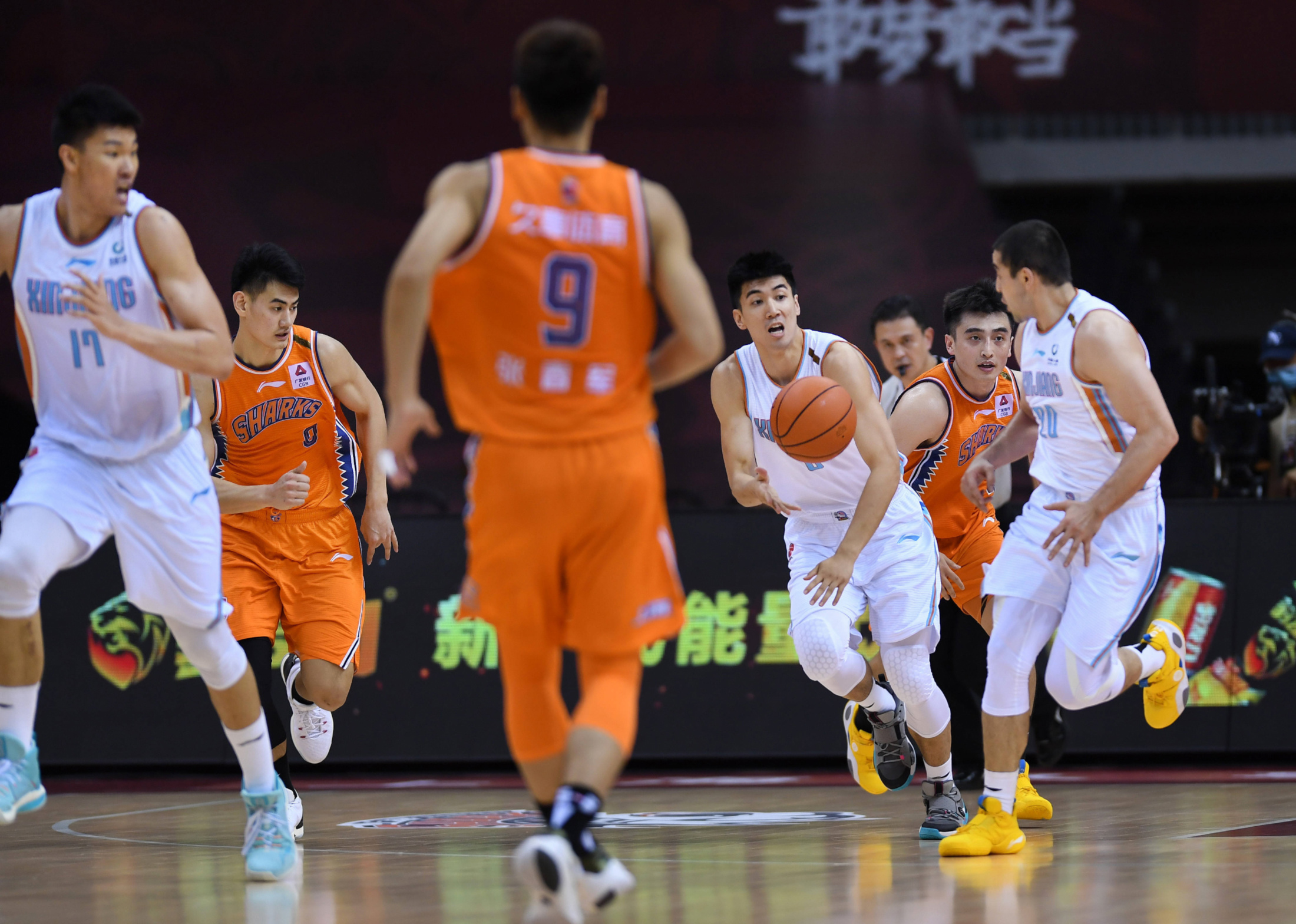 新疆广汇发布备战花絮，转会期造点机会，欧超杯任务艰巨，控场能力受关注的简单介绍